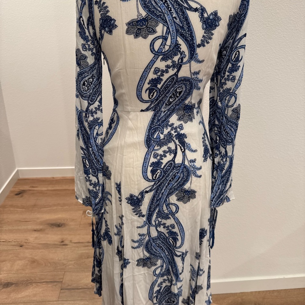 Lulu's Blue and White Long Sleeve Dress - Picture 4 of 5
